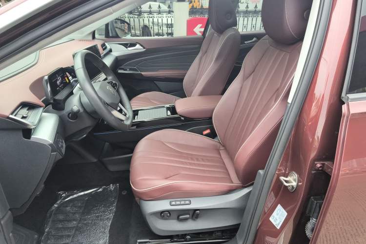 Used Volkswagen ID.6 X 2021 Pro Smart Long-Range Edition Left Front Seat