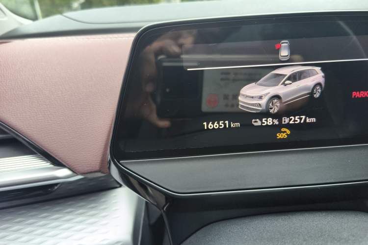 Used Volkswagen ID.6 X 2021 Pro Smart Long-Range Edition Odometer Close Up