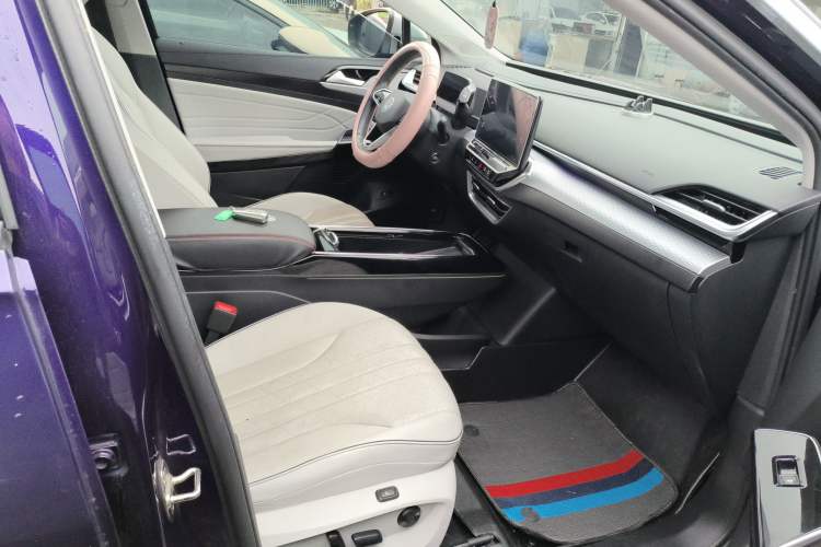 Used Volkswagen ID.6 X 2021 Pro Smart Long-Range Edition Right Front Seat