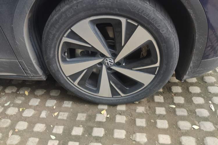 Used Volkswagen ID.6 X 2021 1st Edition ID. First Impression Edition Right Front Wheel Hub