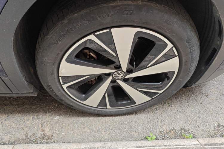 Used Volkswagen ID.6 X 2021 Pro Smart Long-Range Edition Right Front Wheel Hub