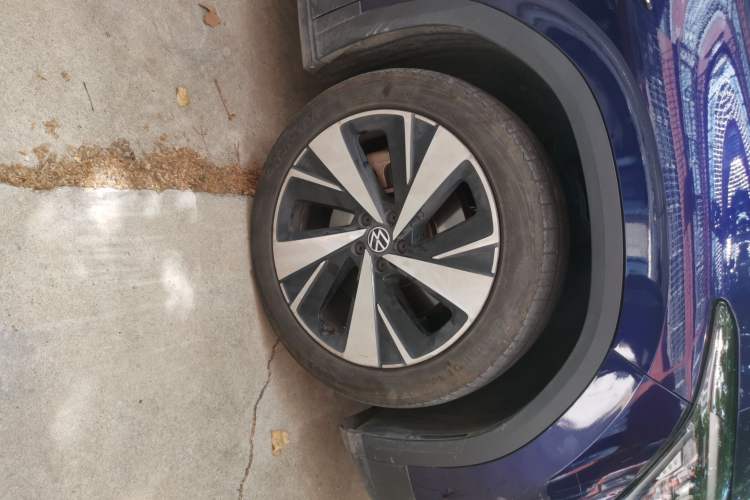 Used Volkswagen ID.6 X 2021 Pro Smart Long-Range Edition Right Front Wheel Hub