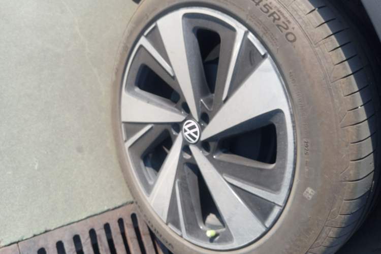 Used Volkswagen ID.6 X 2021 Pro Smart Long-Range Edition Right Rear Wheel Hub