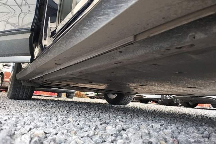 Used Volkswagen ID.6 X 2021 Pro Smart Long-Range Edition Right Side Sill