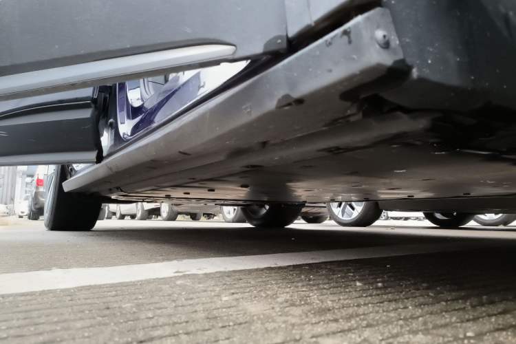 Used Volkswagen ID.6 X 2021 Pro Smart Long-Range Edition Right Side Sill