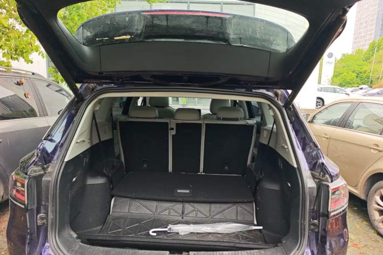 Used Volkswagen ID.6 X 2021 1st Edition ID. First Impression Edition Trunk