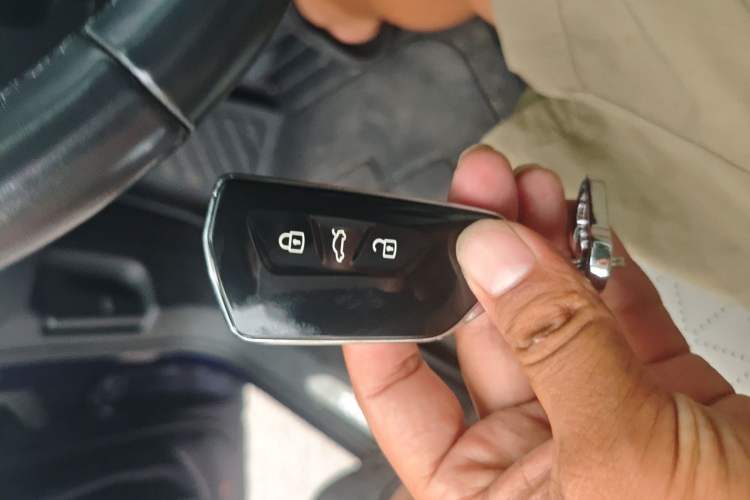 Used Volkswagen ID.6 X 2021 Pro Smart Long-Range Edition Vehicle Key