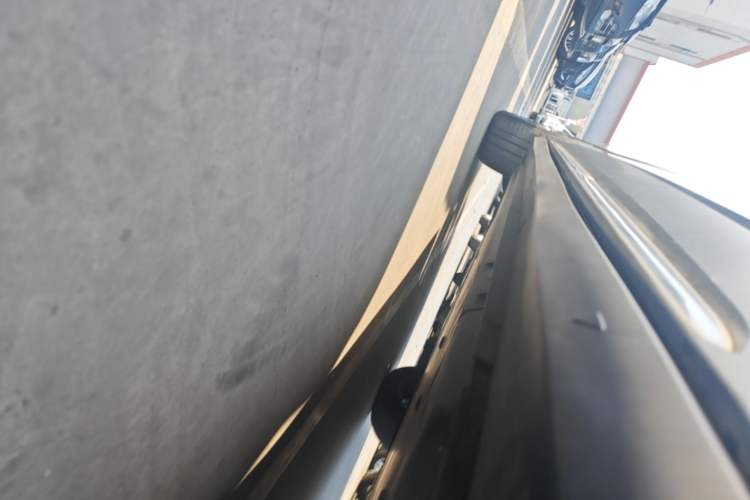 Used Volkswagen ID.6 X 2021 Pro Smart Long-Range Edition Left Side Sill