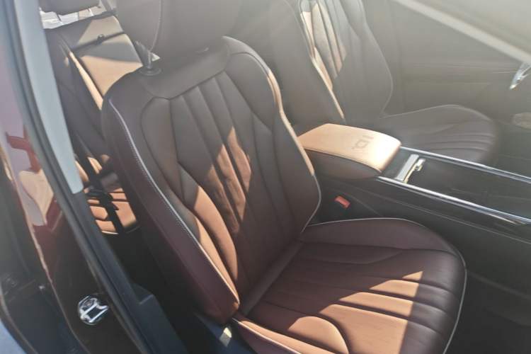 Used Volkswagen ID.6 X 2021 Pro Smart Long-Range Edition Right Front Seat
