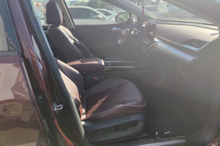 Used Volkswagen ID.6 X 2021 Pro Smart Long-Range Edition Right Front Seat