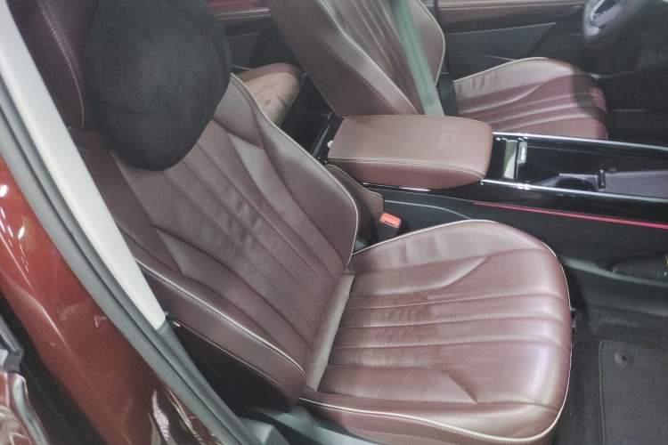 Used Volkswagen ID.6 X 2021 Pro Smart Long-Range Edition Right Front Seat