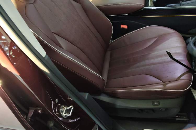Used Volkswagen ID.6 X 2021 1st Edition ID. First Impression Edition Right Front Seat