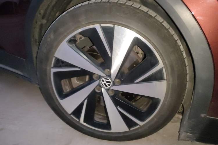 Used Volkswagen ID.6 X 2021 Pro Smart Long-Range Edition Right Front Wheel Hub