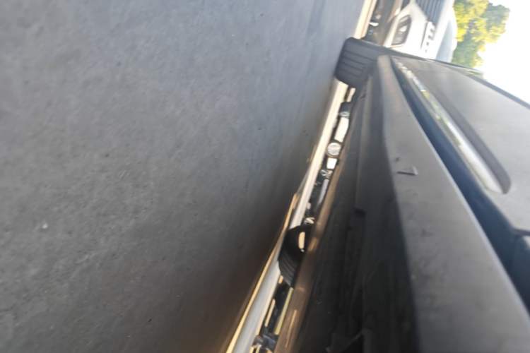 Used Volkswagen ID.6 X 2021 Pro Smart Long-Range Edition Right Side Sill