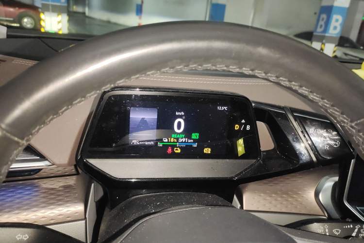 Used Volkswagen ID.6 X 2021 Pro Smart Long-Range Edition Instrument Cluster