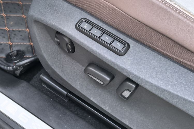 Used Volkswagen ID.6 X 2021 Pro Smart Long-Range Edition Interior 9