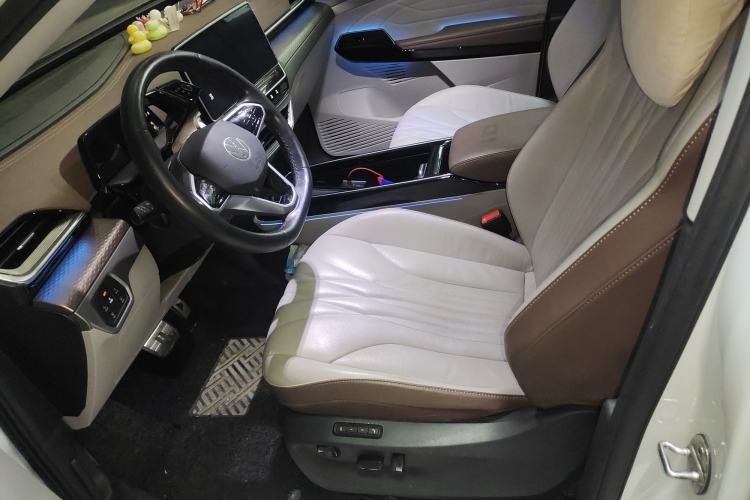 Used Volkswagen ID.6 X 2021 Pro Smart Long-Range Edition Left Front Seat
