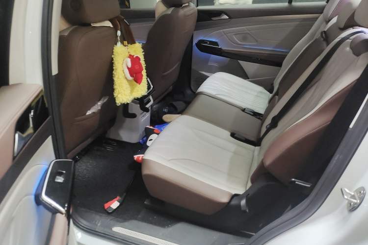 Used Volkswagen ID.6 X 2021 Pro Smart Long-Range Edition Left Rear Seat
