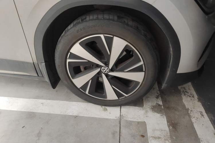 Used Volkswagen ID.6 X 2021 Pro Smart Long-Range Edition Right Front Wheel Hub