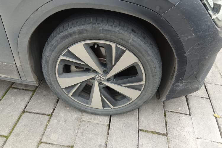 Used Volkswagen ID.6 X 2021 1st Edition ID. First Impression Edition Right Front Wheel Hub