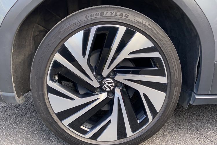 Used Volkswagen ID.6 X 2021 Prime Kinergy Four-Wheel Drive Edition Right Rear Wheel Hub