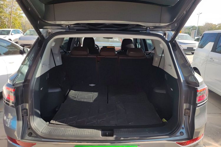 Used Volkswagen ID.6 X 2021 Pro Smart Long-Range Edition Trunk
