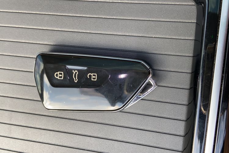 Used Volkswagen ID.6 X 2021 Prime Kinergy Four-Wheel Drive Edition Vehicle Key