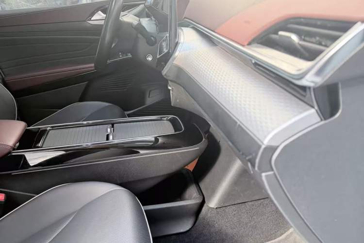 Used Volkswagen ID.6 X 2021 Pure Edition Exterior 9
