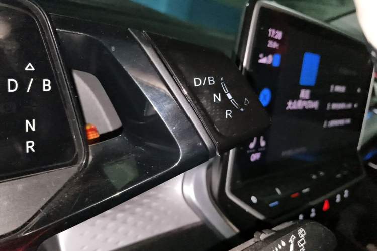 Used Volkswagen ID.6 X 2021 Pro Smart Long-Range Edition Gear Lever