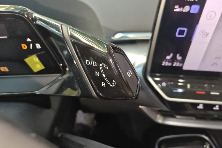 Used Volkswagen ID.6 X 2021 Pro Smart Long-Range Edition Gear Lever
