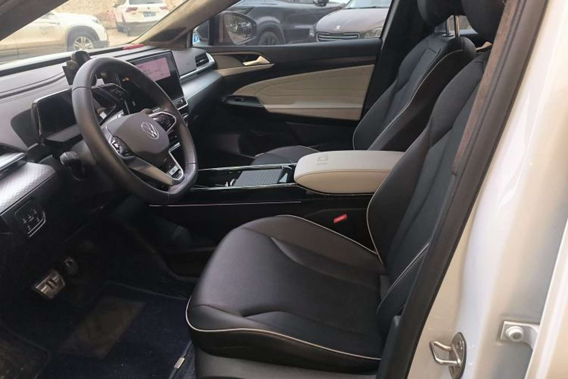 Used Volkswagen ID.6 X 2021 Pure Edition Left Front Seat
