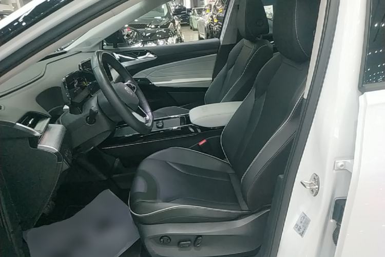 Used Volkswagen ID.6 X 2021 Pure Edition Left Front Seat