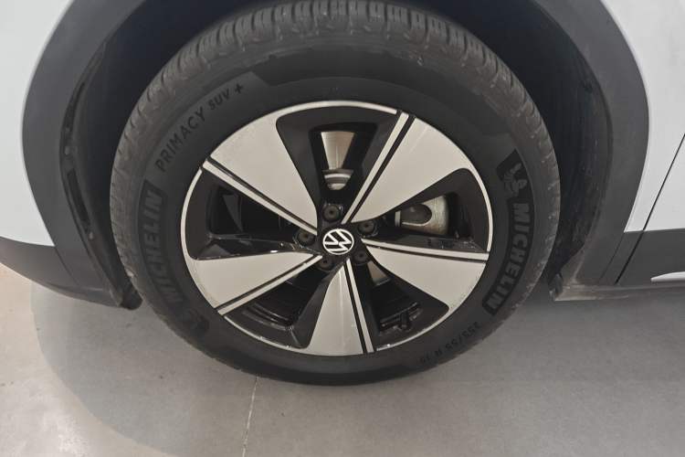 Used Volkswagen ID.6 X 2021 Pure Edition Left Front Wheel Hub