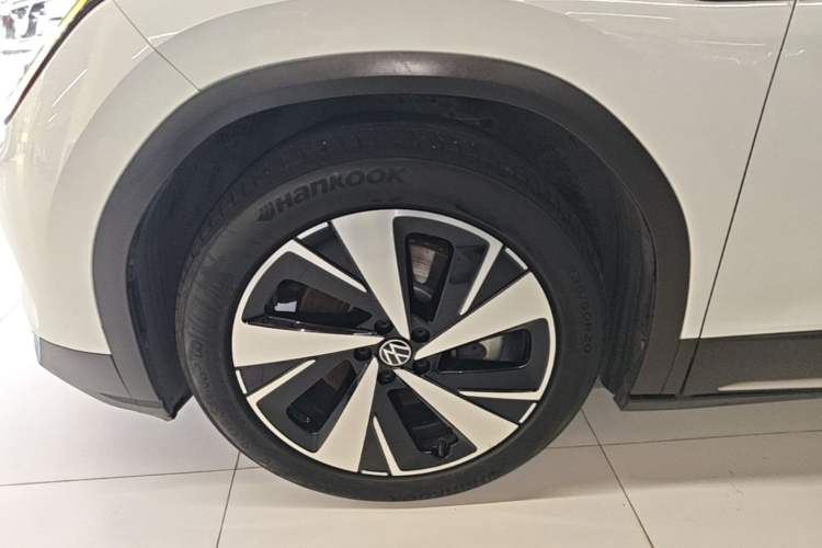 Used Volkswagen ID.6 X 2021 Pro Smart Long-Range Edition Left Front Wheel Hub