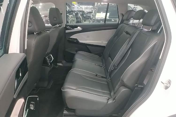 Used Volkswagen ID.6 X 2021 Pure Edition Left Rear Seat