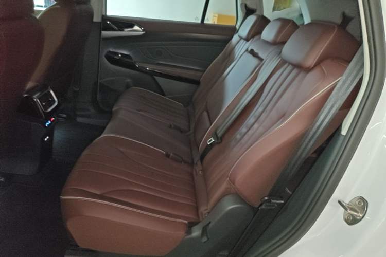 Used Volkswagen ID.6 X 2021 Pro Smart Long-Range Edition Left Rear Seat