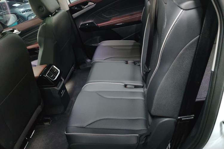 Used Volkswagen ID.6 X 2021 Revised Version Pure+ Long-Range Edition Left Rear Seat
