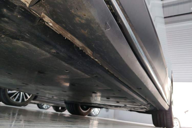 Used Volkswagen ID.6 X 2021 Revised Version Pure+ Long-Range Edition Left Side Sill