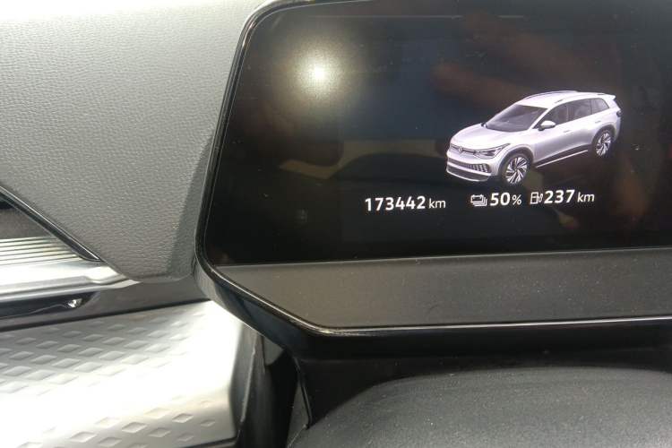 Used Volkswagen ID.6 X 2021 Pro Smart Long-Range Edition Odometer Close Up