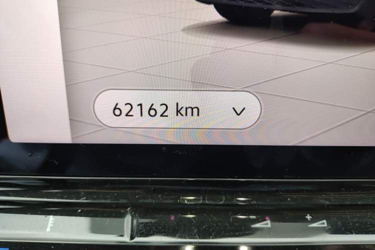 Used Volkswagen ID.6 X 2021 Pro Smart Long-Range Edition Odometer Close Up