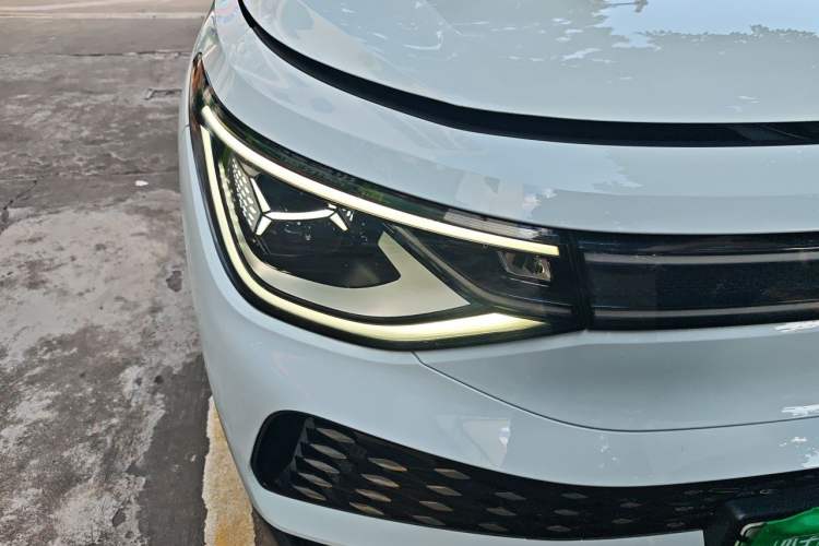Used Volkswagen ID.6 X 2021 Prime Kinergy Four-Wheel Drive Edition Right Front Headlight