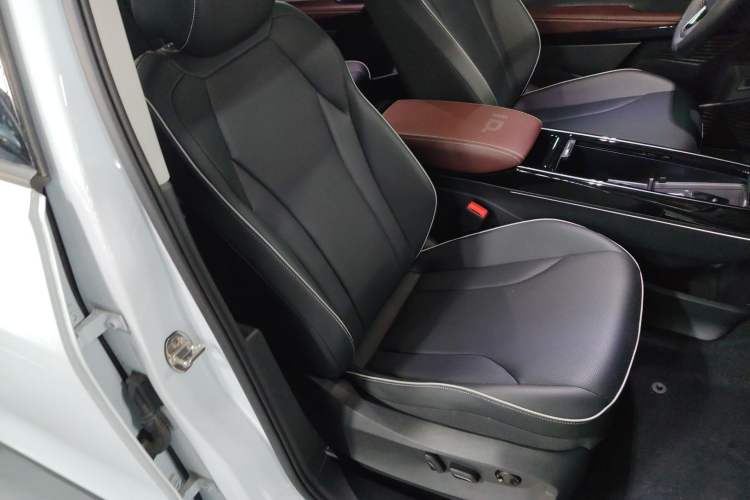 Used Volkswagen ID.6 X 2021 Revised Version Pure+ Long-Range Edition Right Front Seat