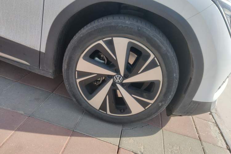 Used Volkswagen ID.6 X 2021 Pro Smart Long-Range Edition Right Front Wheel Hub