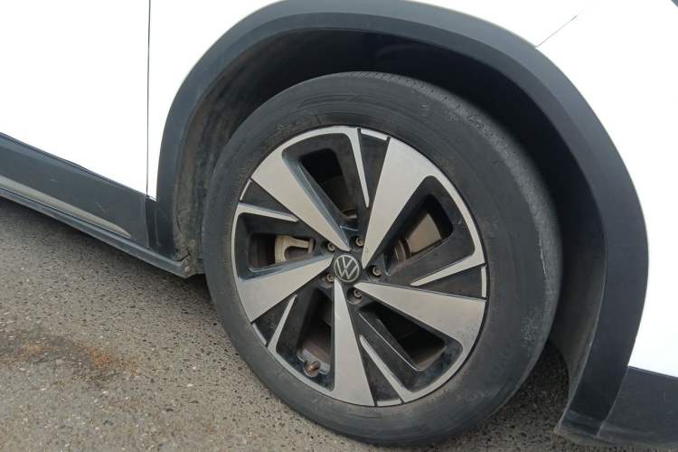 Used Volkswagen ID.6 X 2021 Pro Smart Long-Range Edition Right Front Wheel Hub
