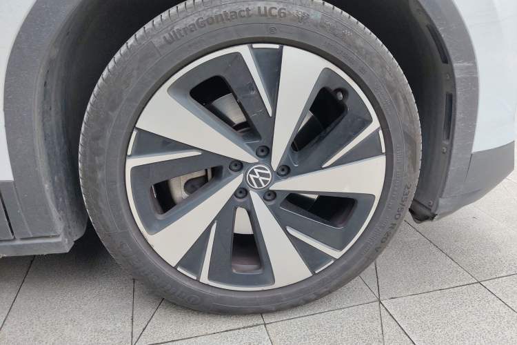 Used Volkswagen ID.6 X 2021 Pro Smart Long-Range Edition Right Front Wheel Hub