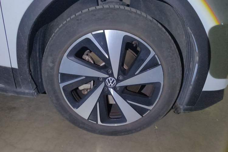 Used Volkswagen ID.6 X 2021 Pro Smart Long-Range Edition Right Front Wheel Hub