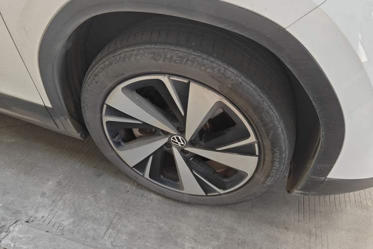 Used Volkswagen ID.6 X 2021 Pro Smart Long-Range Edition Right Front Wheel Hub