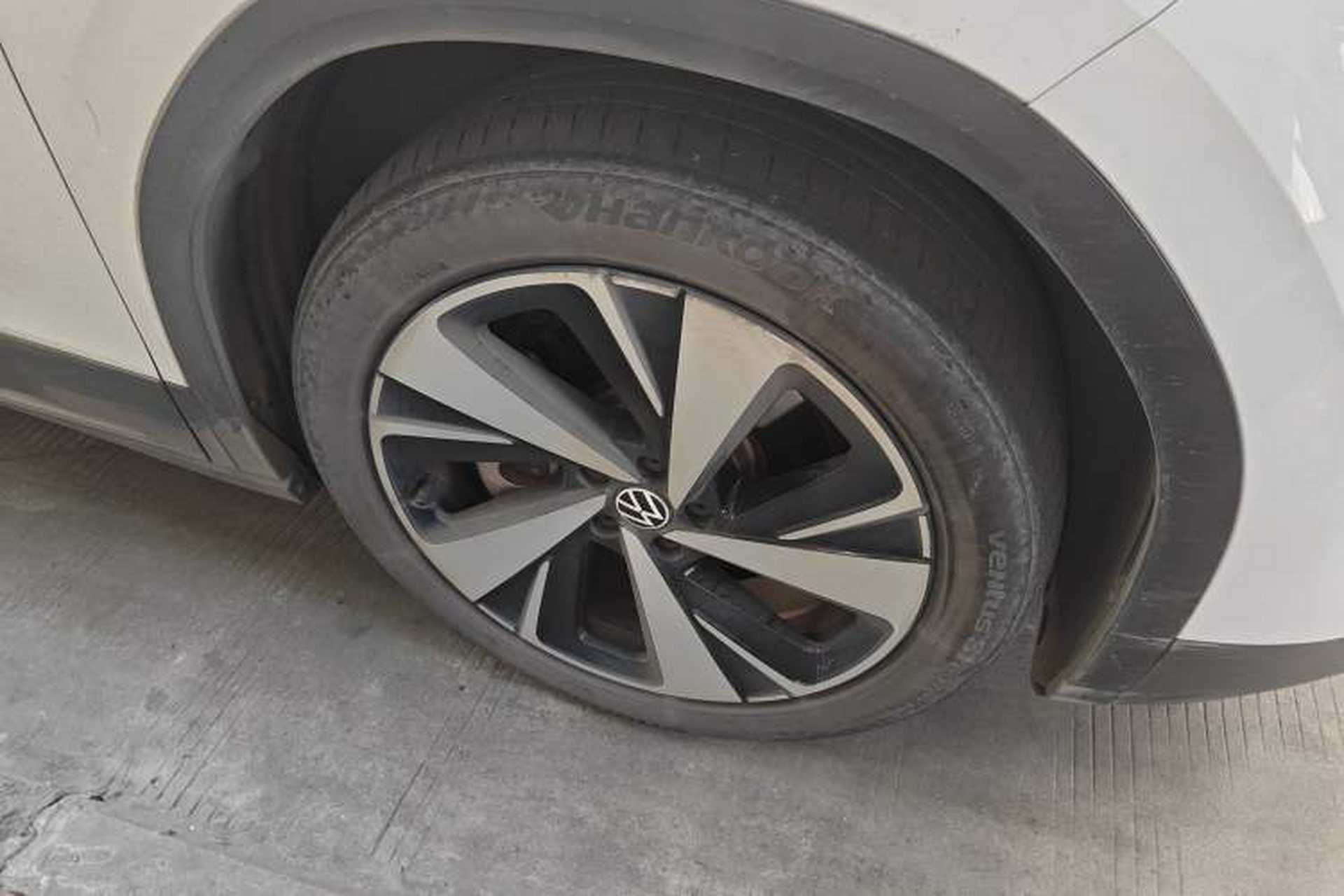 Used Volkswagen ID.6 X 2021 Pro Smart Long-Range Edition Right Front Wheel Hub