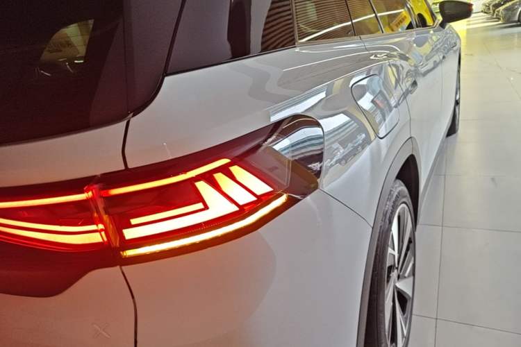 Used Volkswagen ID.6 X 2021 Pro Smart Long-Range Edition Right Rear Taillight