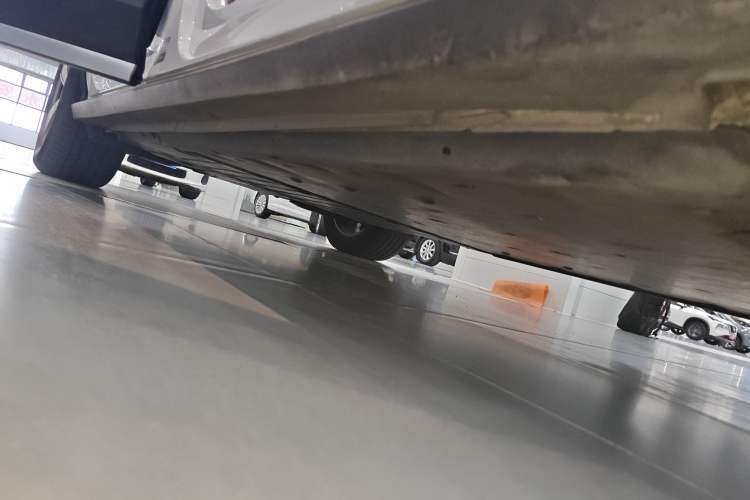 Used Volkswagen ID.6 X 2021 Pure Edition Right Side Sill